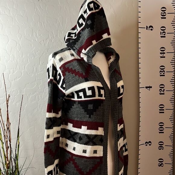 SAY What? hooded long sleeve open front cardigan w/ geometric pattern. SZ small. - Picture 6 of 10